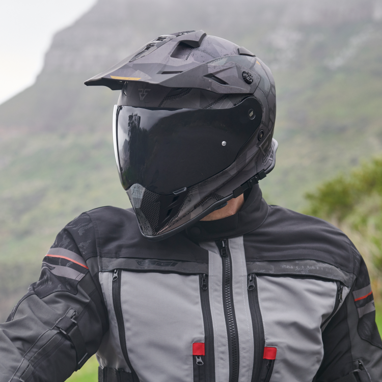 sgi-dsv3-squadron-black-yellow-motorbike-helmet